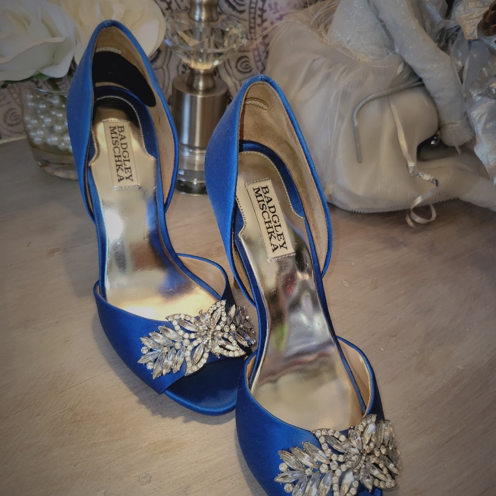 Brand new Badgley Mischka pump *SHIPS SAME DAY!* - Picture 4 of 4